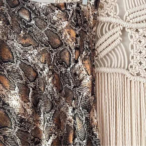 🔻SOLD🔻Zara Snake Print Slip Skirt - Picture 4 of 10